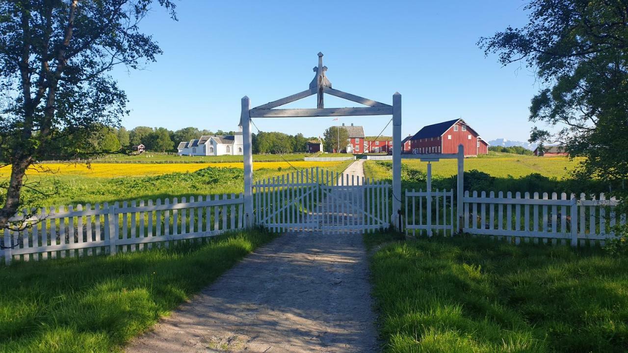 Tranøya Hotel Bagian luar foto