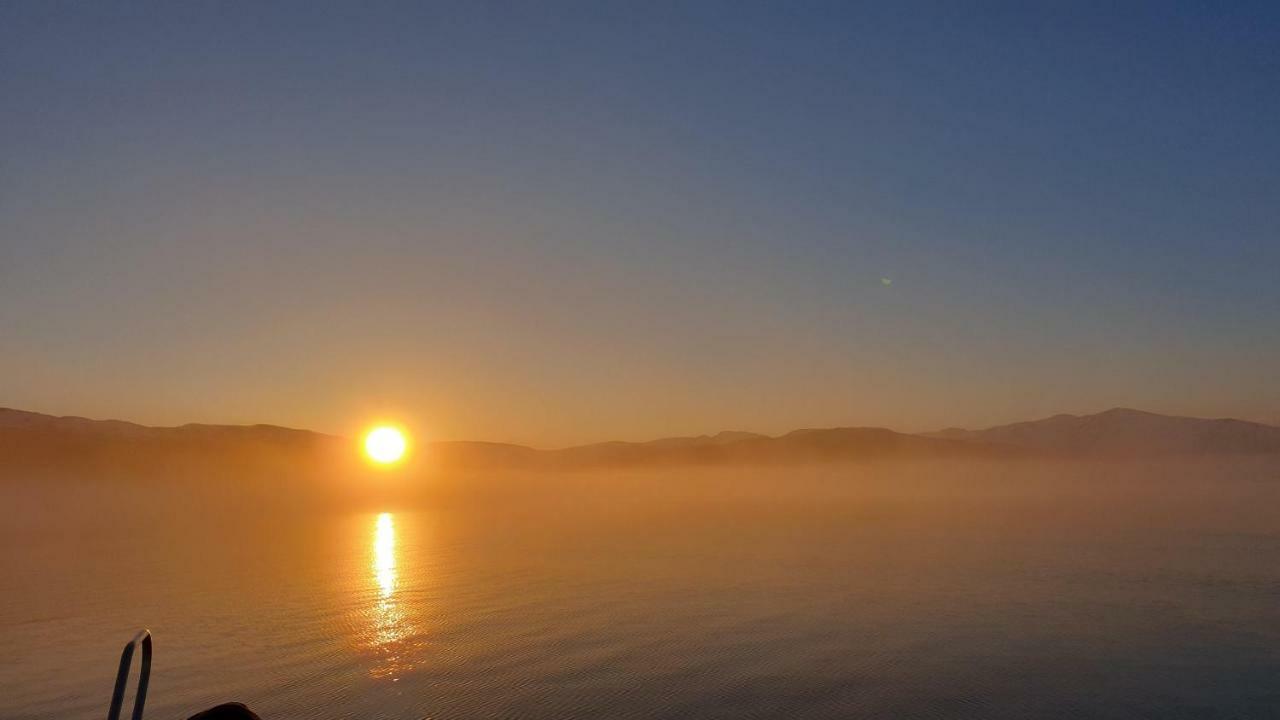 Tranøya Hotel Bagian luar foto